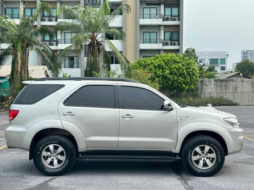 Toyota Fortuner 3.0 V เกียร์ Auto ขับ 4 สีบรอนซ์ทอง ปี2006