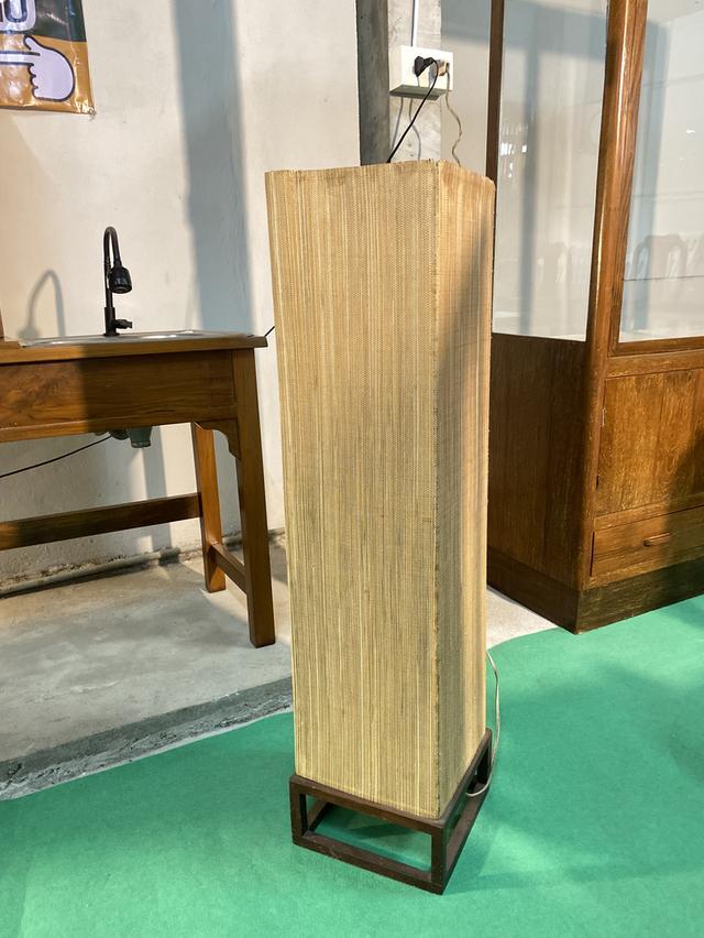 โคมไฟตั้งพื้น มินิมอล