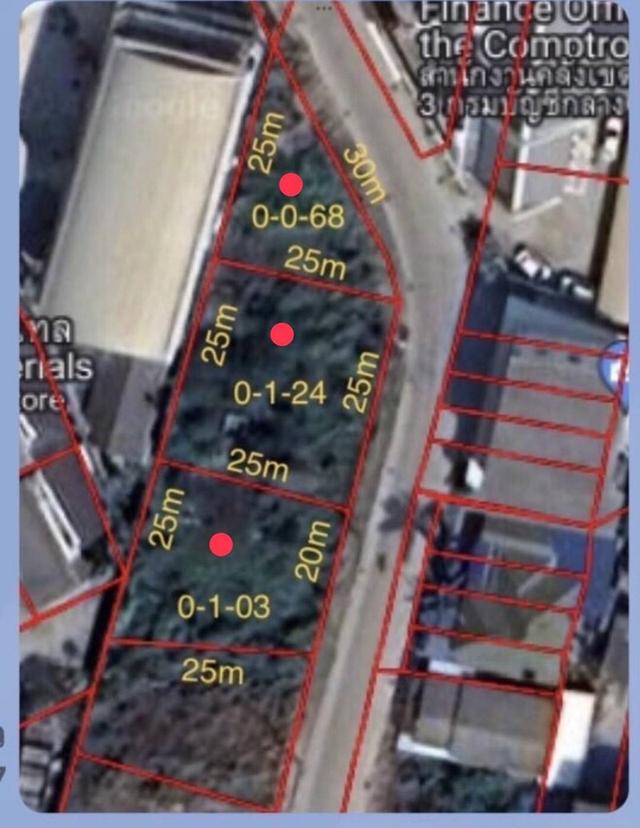 ที่ดินแปลงติดต่อกัน รวม 3 โฉนด 1