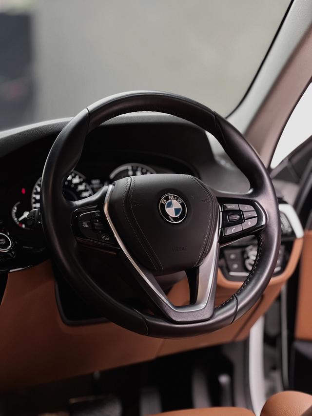 BMW 530e Elite
