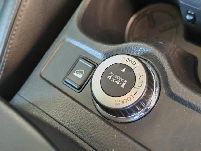 ขาย NISSAN X-TRAIL 2.0V HYBRID ปี 2018 ไมล์แท้ 160,000 กม. 14