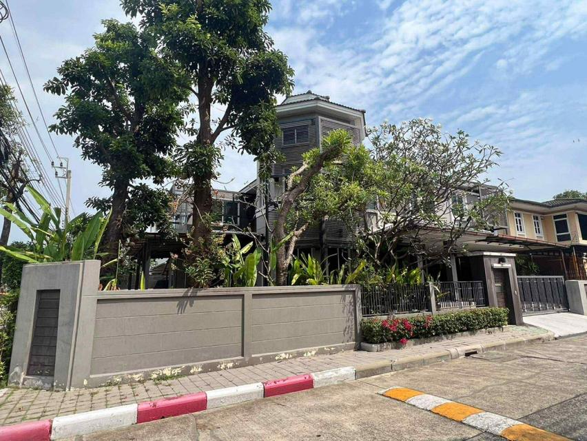 ขาย บ้านหรูทำเลดี 4 นอน 4 น้ำ หมู่บ้าน Golden Nakara อ่อนนุช 65- พระราม 9-มอเตอร์เวย์ 114 ตรว 2 ชั้น 1