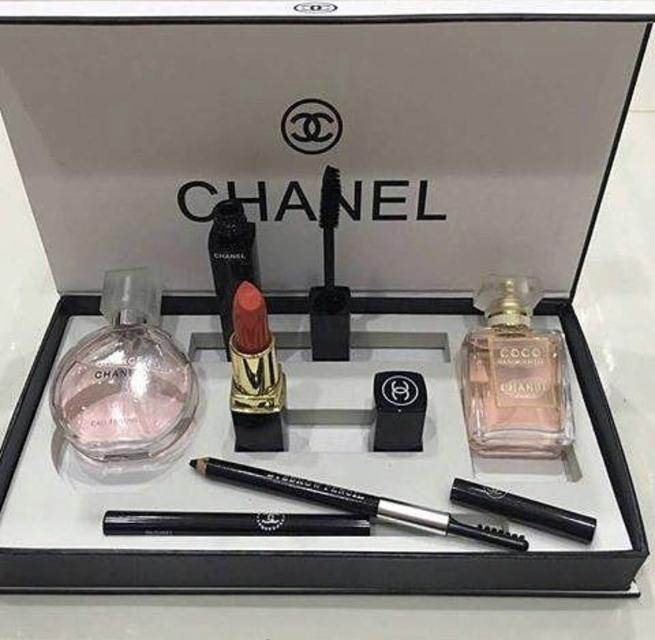 เครื่องสำอาง Chanel set 5 in 1 1