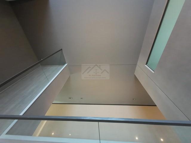 ให้เช่าทาวน์โฮม 3 ชั้น 29.9 ตร.ว. The Landmark เอกมัย-รามอินทรา Luxury ใกล้เลียบด่วน 5