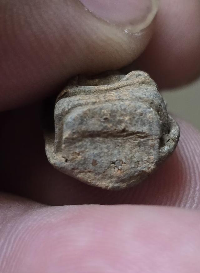 พระรอดมหาวันลำพูนพิมพ์ใหญ่ รูปที่ 6