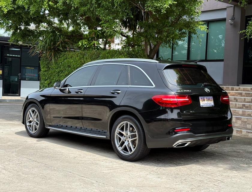 2019 BENZ GLC 250D AMG รถมือเดียวออกป้ายแดง รถวิ่งน้อย ประวัติศูนย์ครบ ไม่เคยมีอุบัติเหตุครับ 6