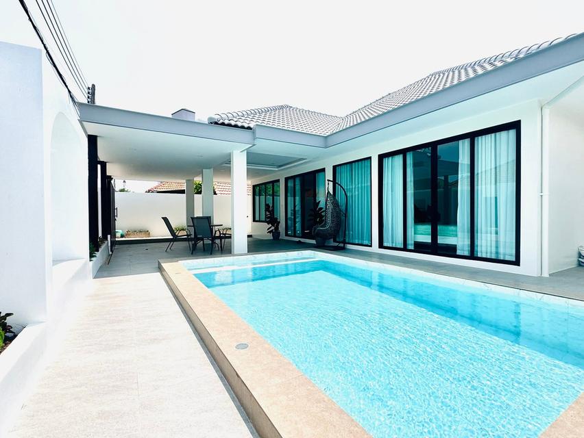 Selling Pool villa Jomtien beach 10.9 Million