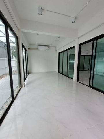 ให้เช่าบ้านเดี่ยว 2 ชั้น 200 ตร.ม. ย่านโชคชัย 4 เขตลาดพร้าว ใกล้ MRT โชคชัย 4 2