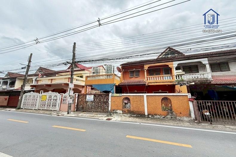 ขายทาวน์โฮม 2 ชั้น 41 ตารางวา ซอยนวมินทร์ 111 หลังมุม ใกล้ทางด่วนเอกมัย-รามอินทรา