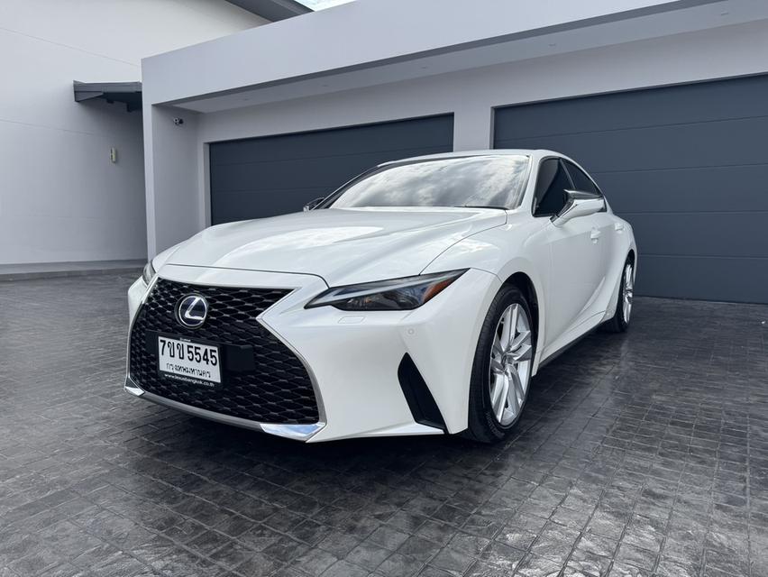 LEXUS IS 300h LUXURY ประกันชั้น 1 เจ้าของขายเอง สภาพป้ายแดง รูปย่อยที่ 3