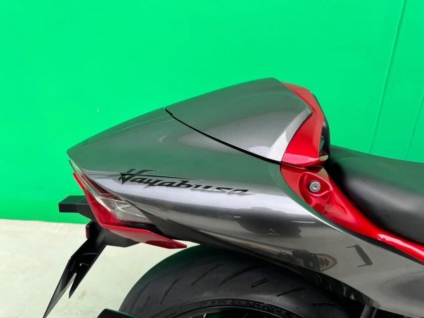 Suzuki Hayabusa สีเทาแดง ปี 2023 4