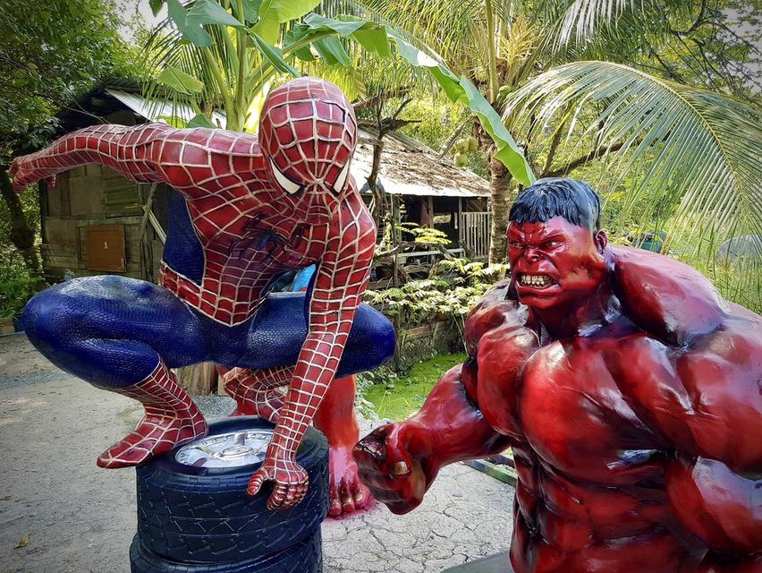 หุ่นฮีโร่สไปเดอร์แมน หุ่นสไปเดอร์แมนไฟเบอร์กลาส ท่านั่ง มือหนึ่ง ขนาดใหญ่ 5