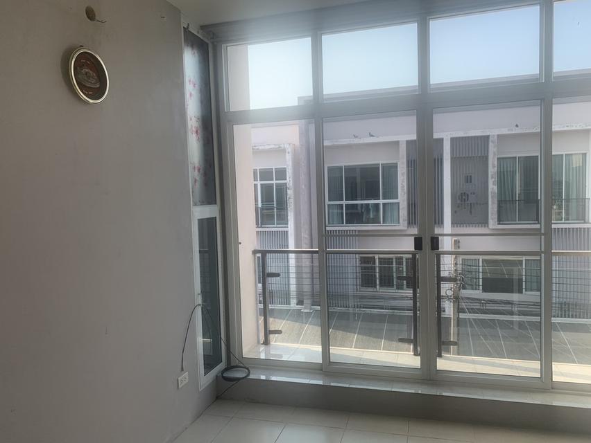 🚨 ขายด่วนมาก! ทาวน์โฮม 3 ชั้น The Exclusive พัฒนาการ 44 | 4 นอน 4 น้ำ จอด 2 คัน เพียง 5.75 ล้าน 19