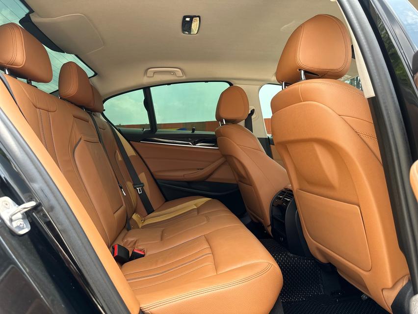 รหัสรถ PAT965 BMW 530e Elite (G30) สีดำ ปี2019 9