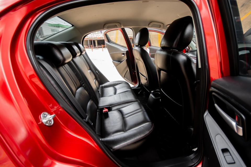 รถมือเดียว ปี 2015 Mazda2 1.5XD Higth 4DR. A/T สีแดง โทร.064-246-2492 พลอย 5