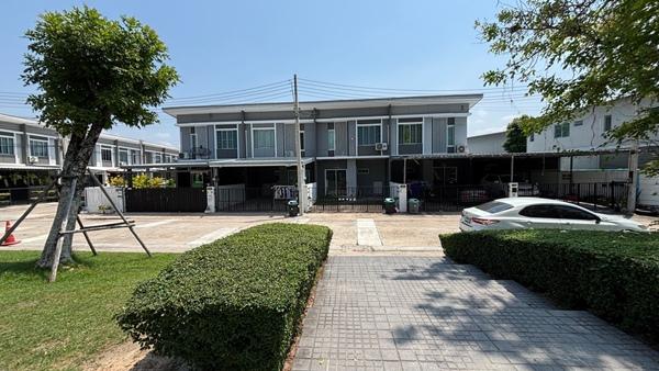 บ้านทาวน์โฮม 2 ชั้น พร้อมอยู่ โครงการ พฤกษาวิลล์ 108 สุขุมวิท-บางพระ ทำเลเยี่ยม ติดสวนหน้าบ้าน สระว่ายน้ำ และฟิตเนส ใจกลางบางพระ โทร 0838266099 3