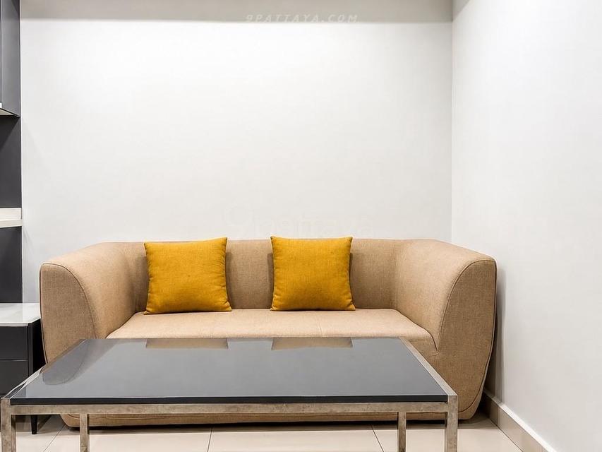 For Sale — Never-Occupied Condo at Arcadia Continental PattayaCondo for sale at Arcadia Continental Pattaya, located in the Thappraya area 7