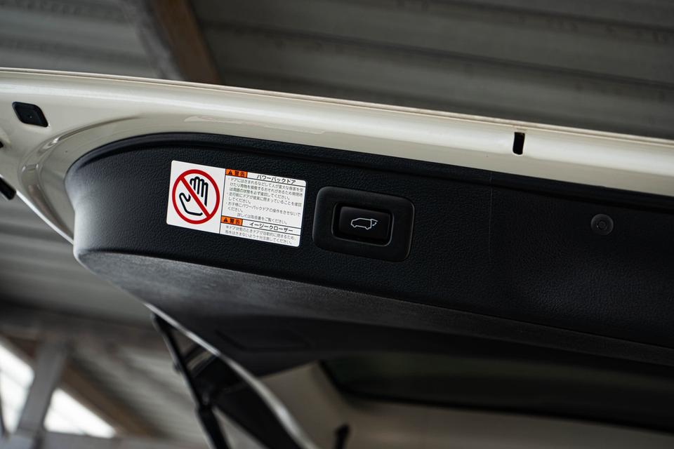 (แจ้งรหัสรถ CBL6188) Toyota ALPHARD 2.5 SC-Package AT 2023 (ขข 8488 ใส่ ชม 6188 ถ่าย ไม่ให้เลขป้ายทะเบียน) รูปที่ 12