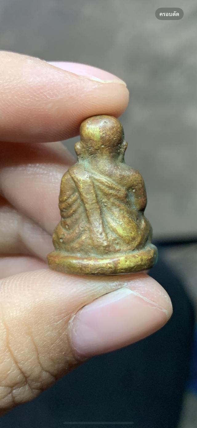 รูปหล่อหลวงพ่อเงิน…. 2