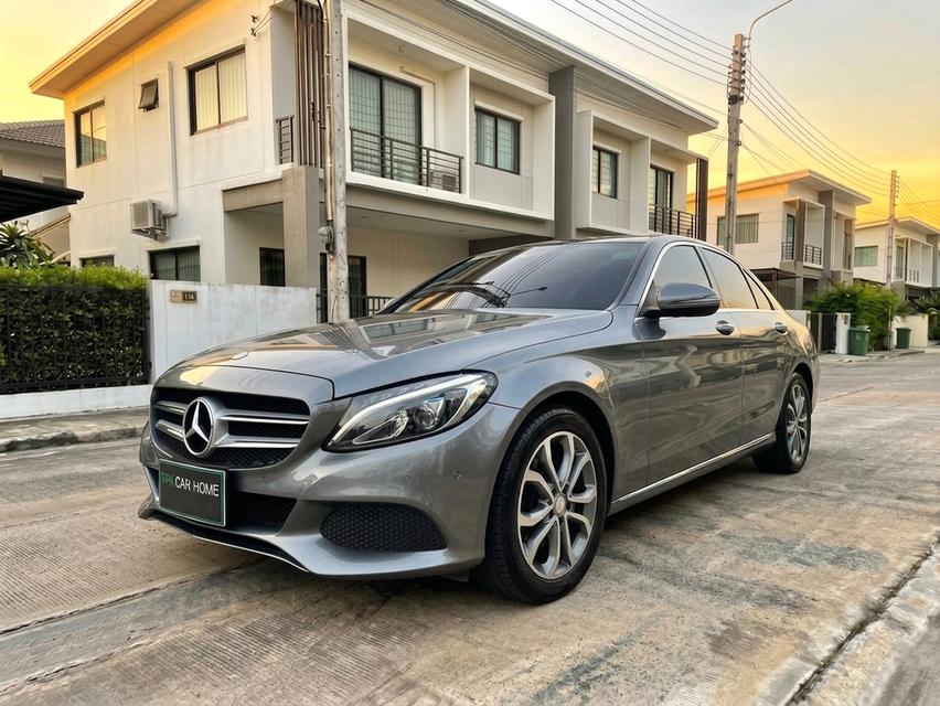 ปี2017 Mercedes-Benz C350e ภายในตกแต่งมาเกือบแสน รูปที่ 6