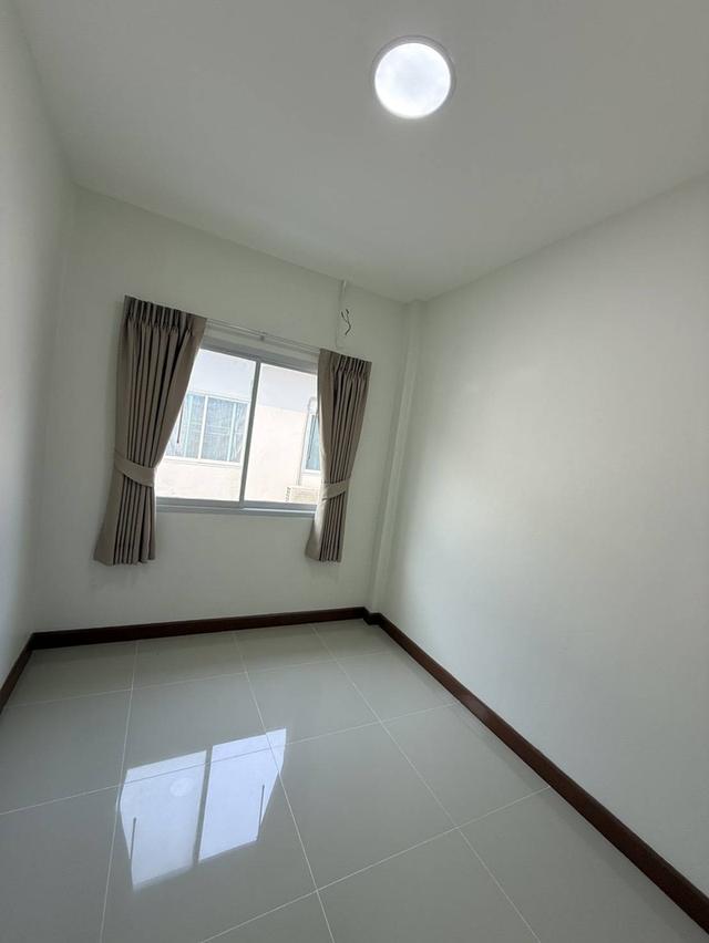 หมู่บ้าน นนทวีวิลล์  5 ถนนมิตรไมตร 16