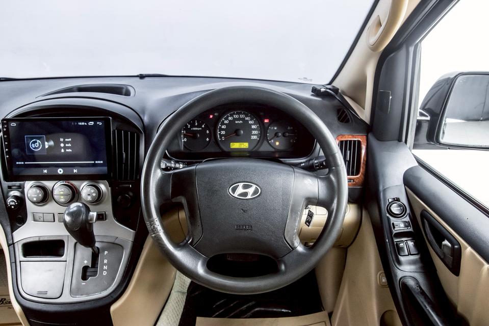 HYUNDAI H-1 2.5 DELUXE 2011 14