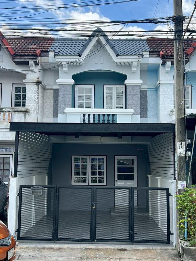 ขายทาวน์เฮาส์ 2 ชั้น เนื้อที่ 18 ตรว. ถนนเมน หมู่บ้านพนาสนธิ์ 6 ถนนนิมิตใหม่ 7 แขวงมีนบุรี เขตมีนบุรี กรุงเทพมหานคร  1