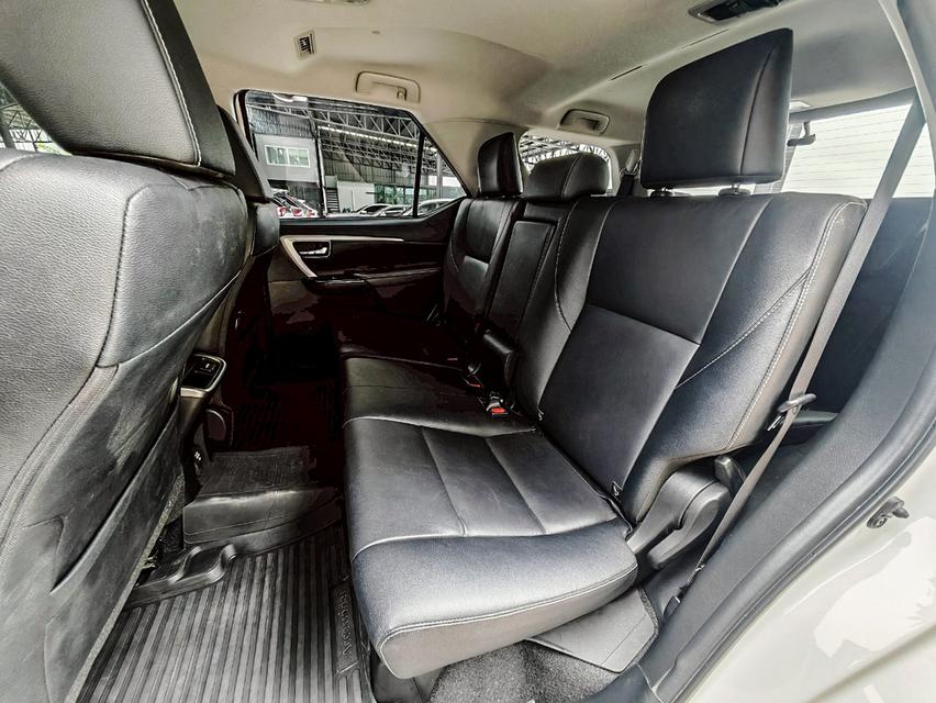 2021 TOYOTA FORTUNER 2.4V 10