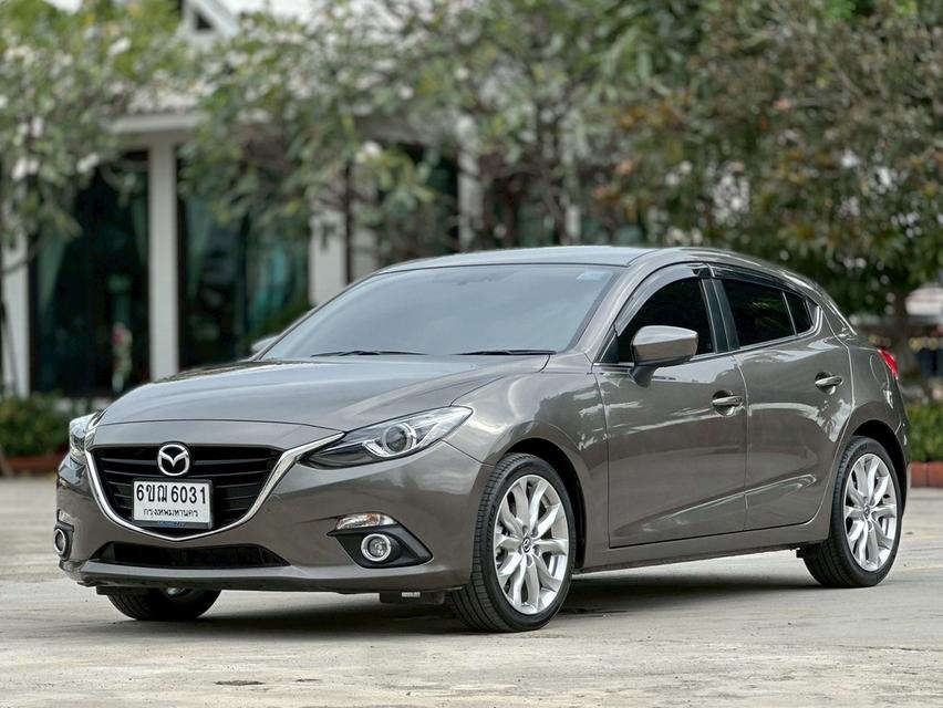 รหัสรถ PAT6031 Mazda 3  2.0 S Sport Hatchback  สีเทาดำ ปี 2017 
