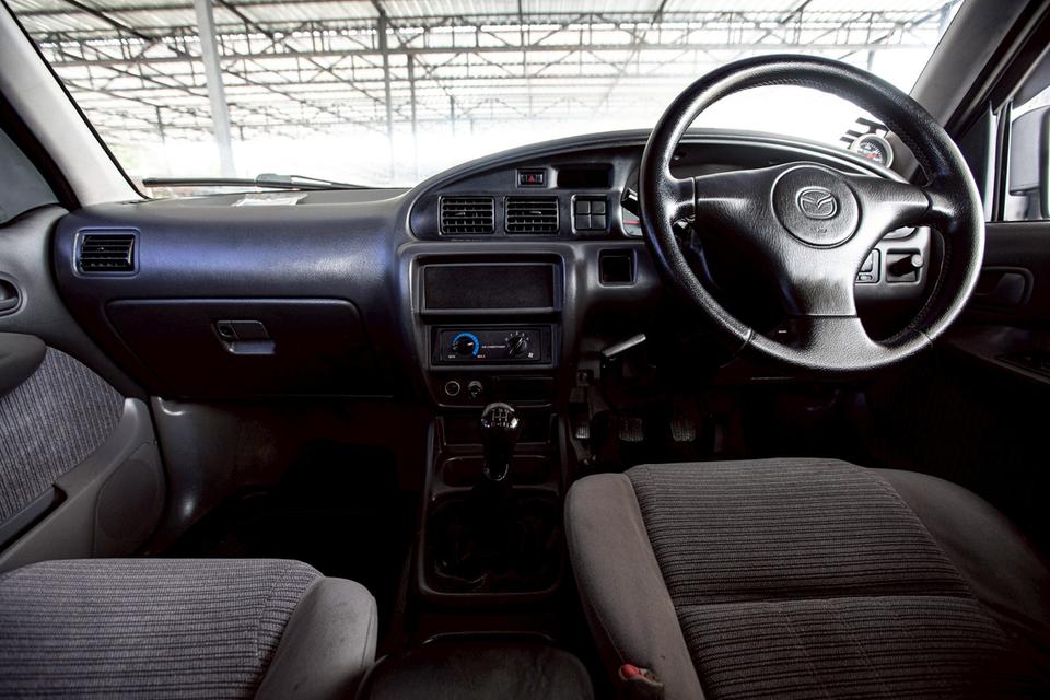 MAZDA Fighter 2.5 ดีเซล 4 ประตู ปี 2001 สีฟ้า สวยสภาพดี 18