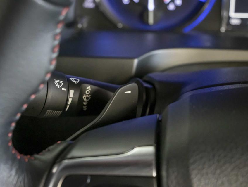 TOYOTA CAMRY 2.0 G Extremo ปี2016 10