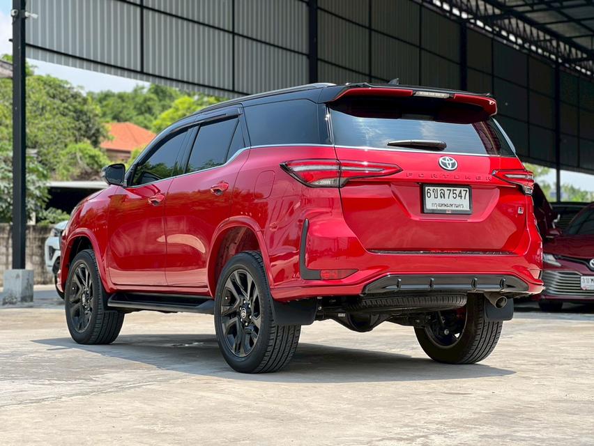 ปี 2025 TOYOTA FORTUNER, 2.8 GR SPORT BLACK TOP 4WD รูปย่อยที่ 4