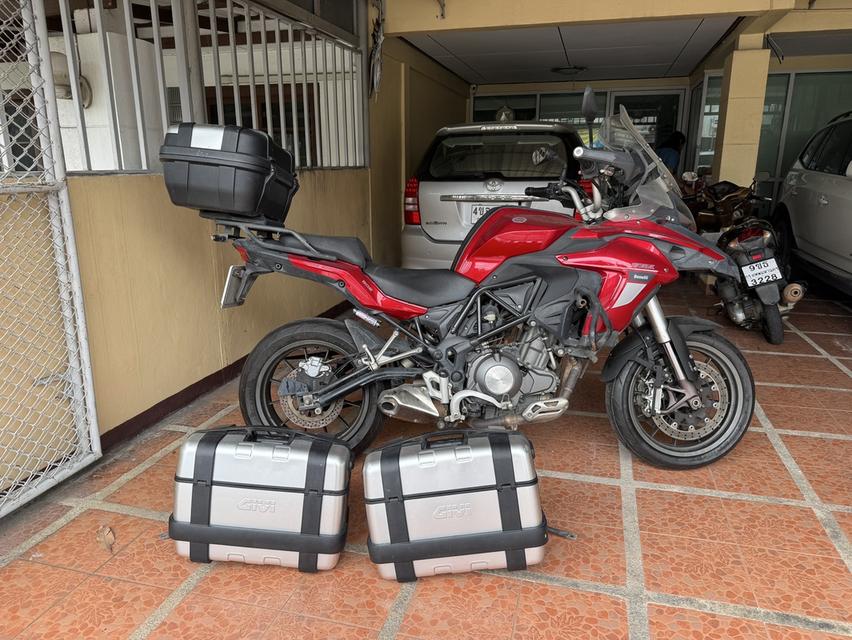 Bigbike benelli สีแดง