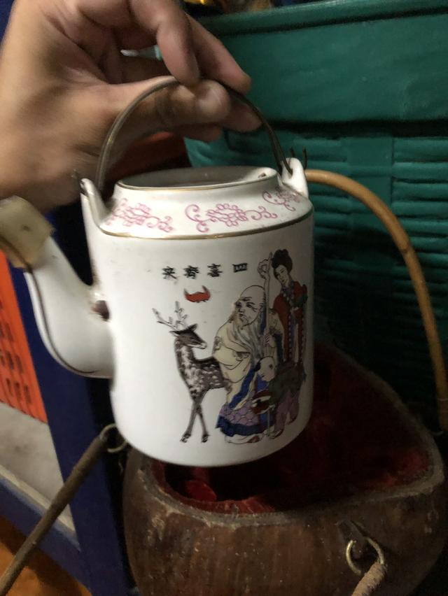 กาน้ำและของเก่า