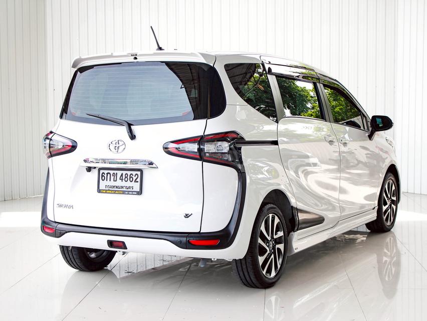TOYOTA SIENTA 1.5 V 2017  6