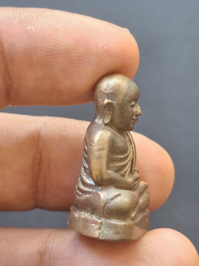 หลวงพ่อเงิน รุ่น วสปท. รูปที่ 3