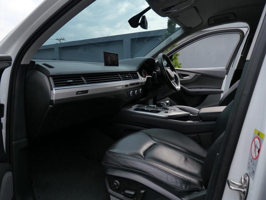 Audi Q7 45TDi Q-S Line 2019 สีขาว รูปที่ 5