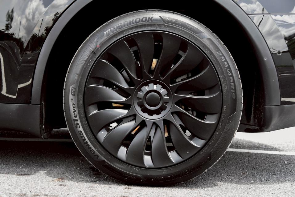 TESLA Model Y Long Range AWD AT 2023 20