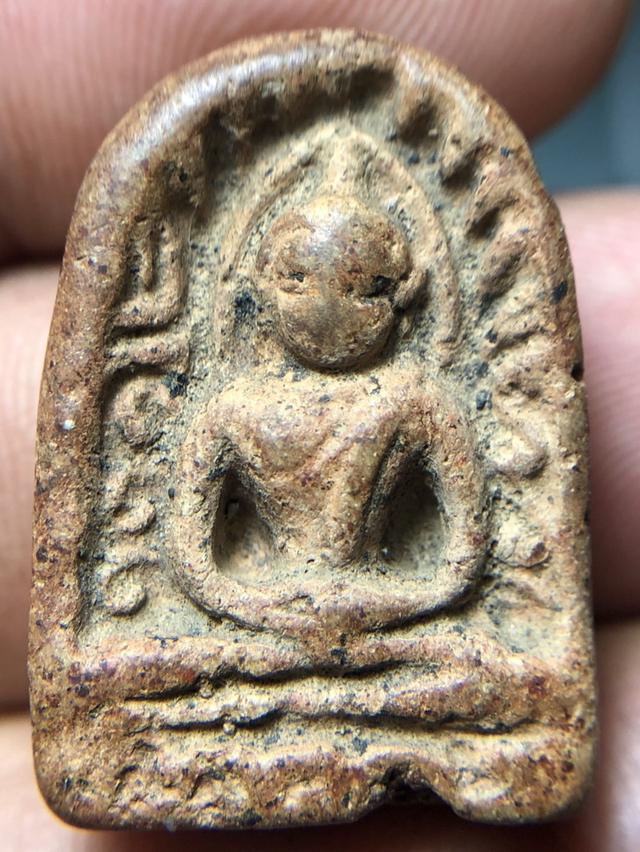 พระซุ้มกอเนื้อดิน เก่าค่ะ