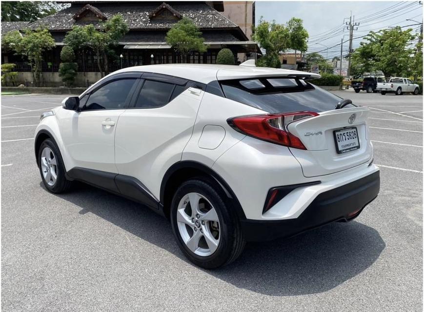 Toyota CHR 1.8 Entry  6