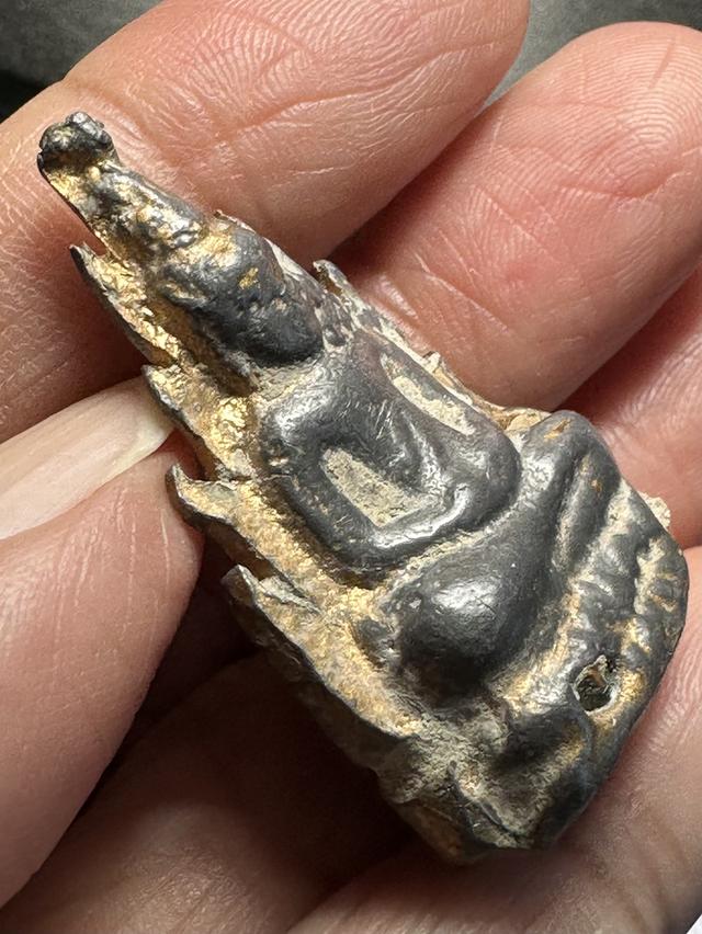 พระพุทธสมาธิเพชร หลวงพ่อดำ วัดกุฎี จ.ปราจีนบุรี ฝังเขี้ยวหมาป่า ช่วงปี 2432-2442 รูปที่ 3