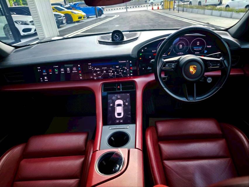 รหัสรถ KPV9384 2021 Porsche Taycan 4S สีเทา ภายในแดง 8