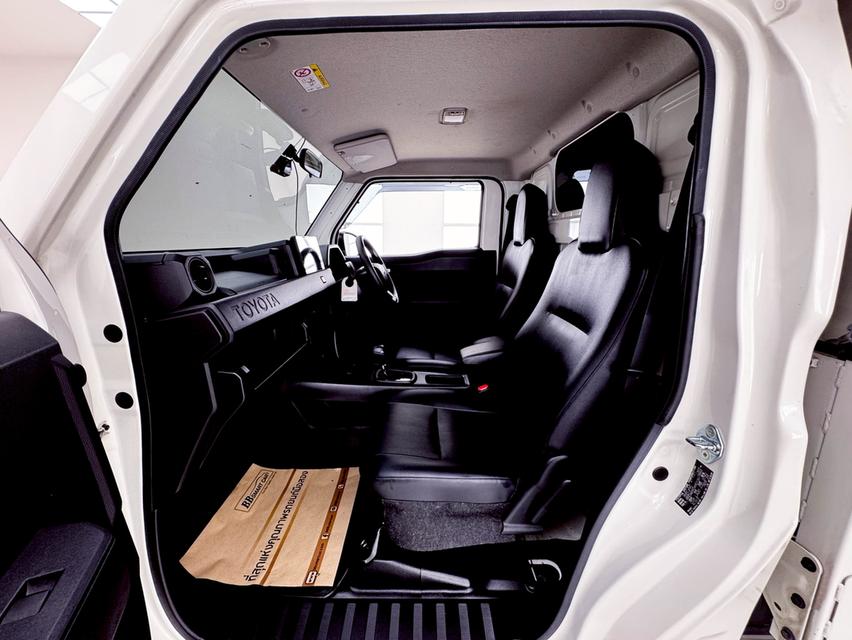TOYOTA HILUX CHAMP 2.4 LWB AT STANDARD CAB 2025 11