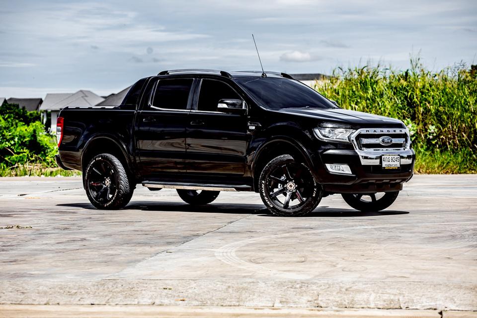 Ford Ranger 2.2 Wildtrak Hi-Lander Double Cab เกียร์ AT ปี 2015 สีดำ