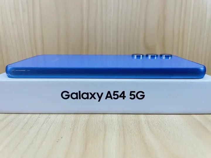 โทรศัพท์มือถือราคาเบาๆ Samsung Galaxy A54 7