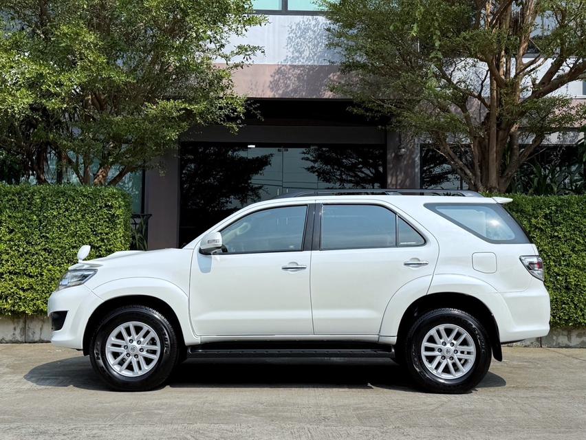 2013 TOYOTA FORTUNER 3.0V รถมือเดียวออกป้ายแดง รถวิ่งน้อยเพียง 155,000 กม รถไม่เคยมีอุบัติเหตุครับ 5