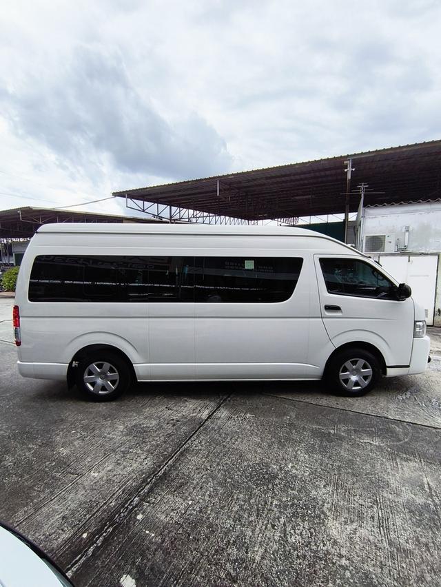 TOYOTA COMMUTER 3.0 2019