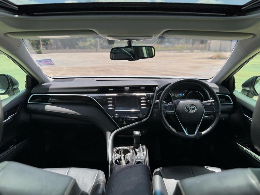 TOYOTA. CAMRY  Sedan 4dr SA 8sp FWD 2.5 G  Y2020. สีขาว 19