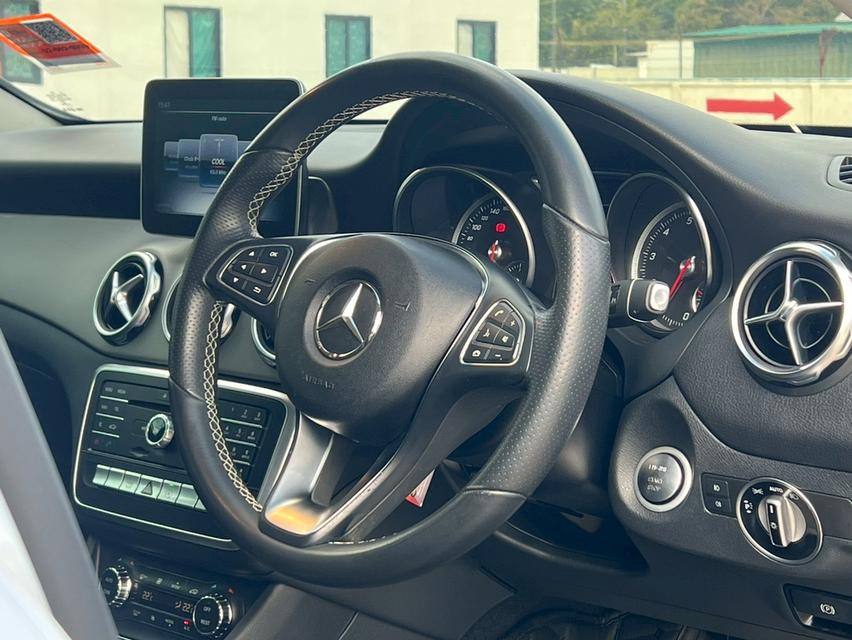 รหัสรถ NCT144 📌Mercedes Benz GLA200 1.6 Urban Facelift 2018 9