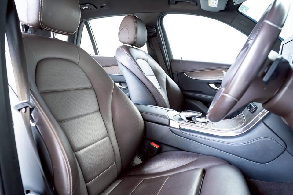 BENZ GLC-CLASS 250d 4MATIC Off-Road ปี 2018 สีเทา โฉม W253 ปี14-24 รูปที่ 9